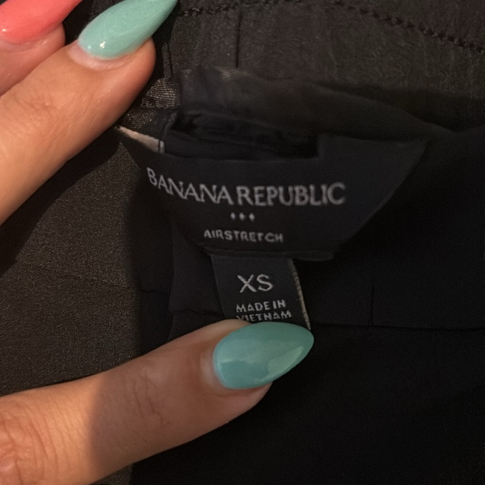 Women’s Banana Republic Airstrech Black Pants - Picture 3 of 3